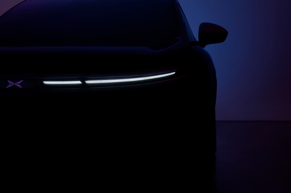 小鵬再放G6官圖 網友吐槽車標位置:設計師可以辭退了